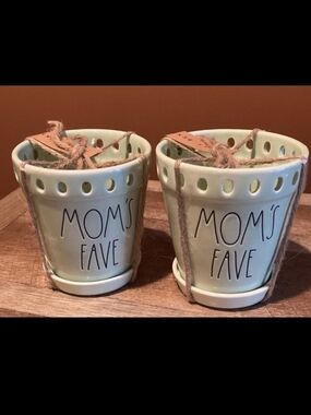 Rae Dunn 2pc Mint Green "MOM'S FAVE" Ceramic Planter Pair